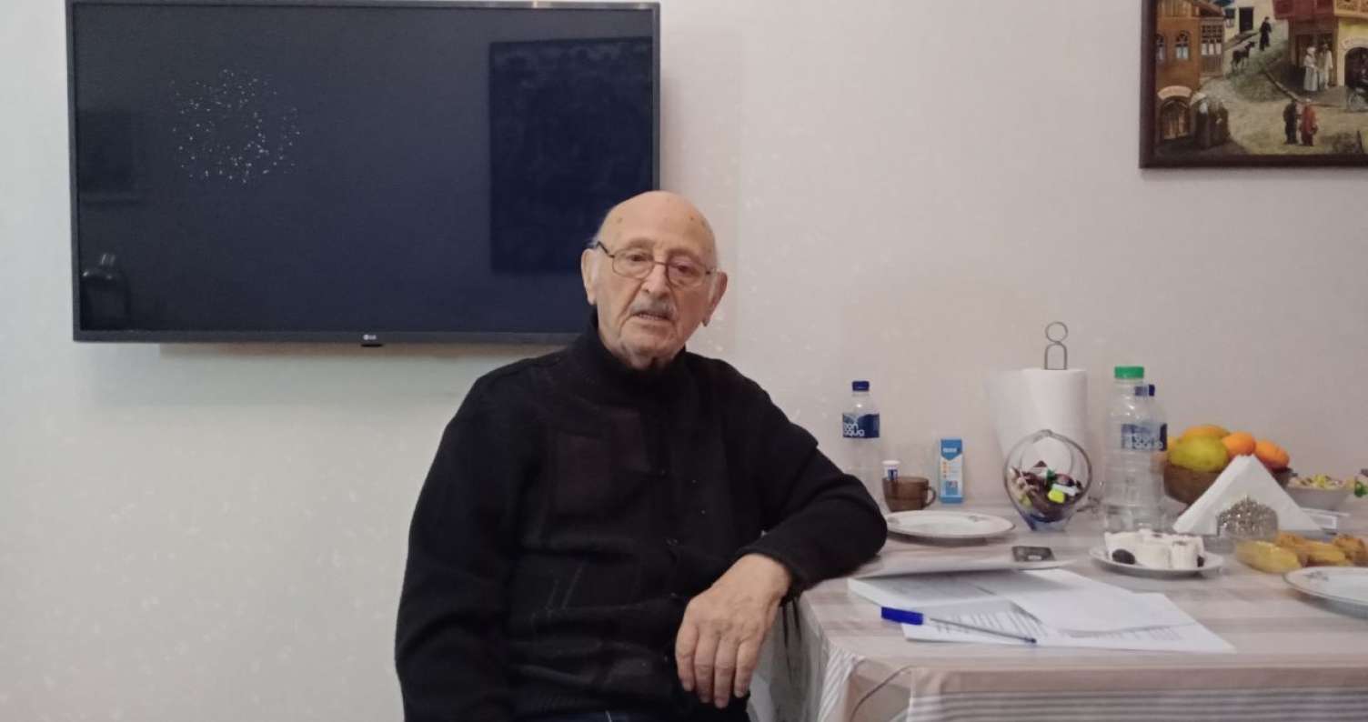 Vəzifədən vaxtında getmək lazımdır, çox yaşamaq da bir şey deyil  -  90 yaşlı professorla MÜSAHİBƏ