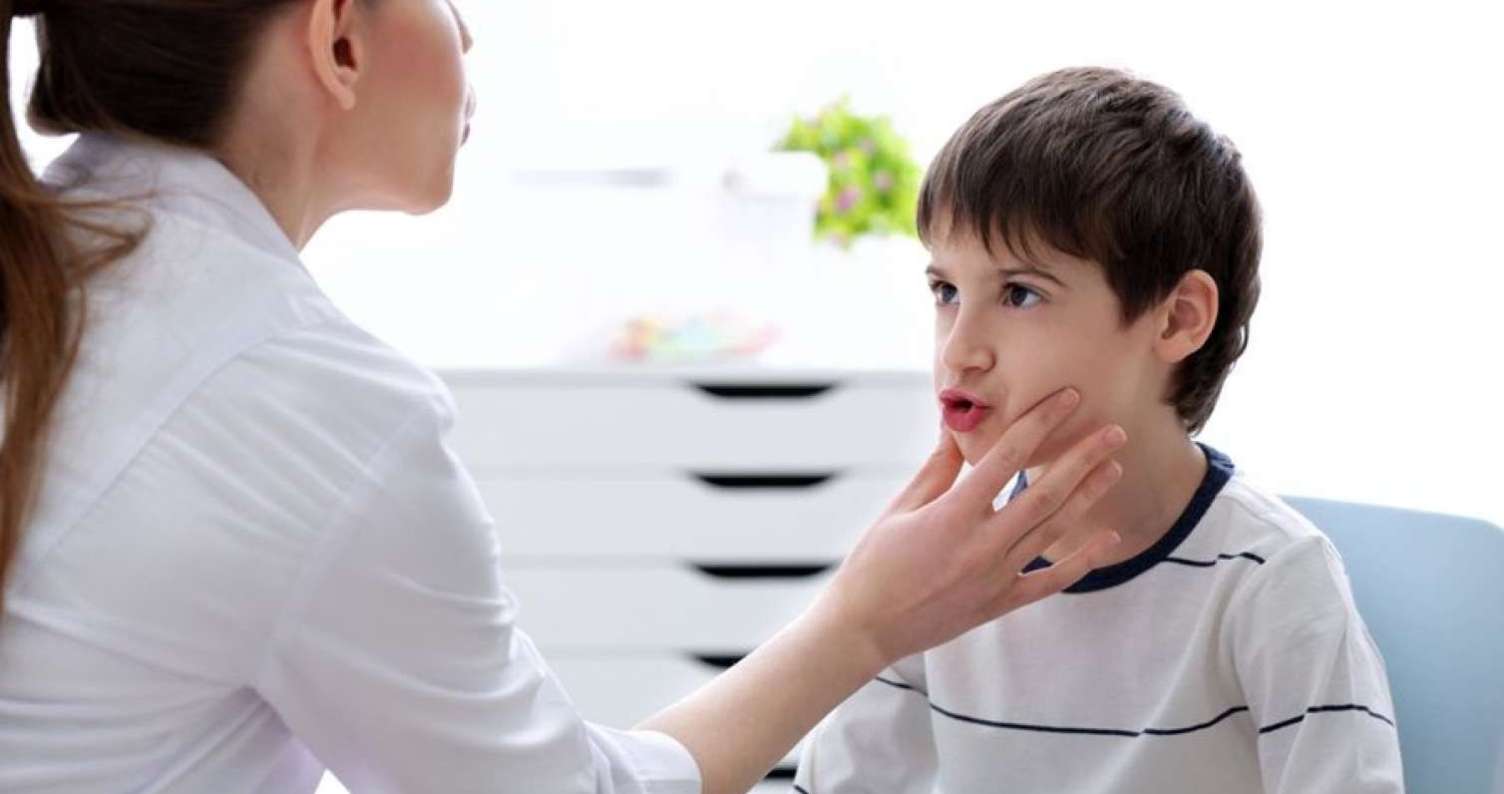 Azərbaycanda gec danışan uşaqlar niyə artır? -  VİDEO