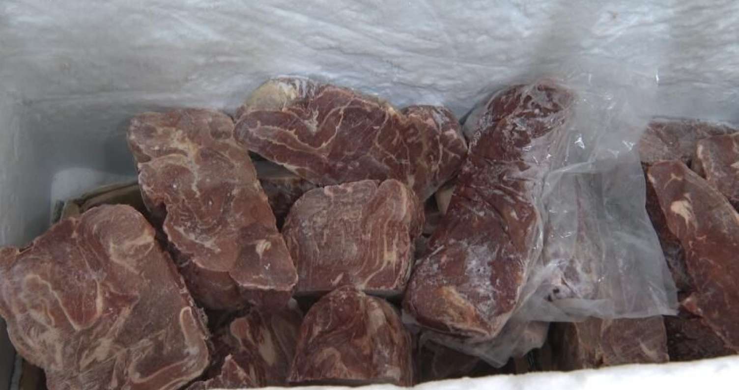 Şadlıq saraylarında mənşəyi məlum olmayan ətlər aşkarlandı -  VİDEO