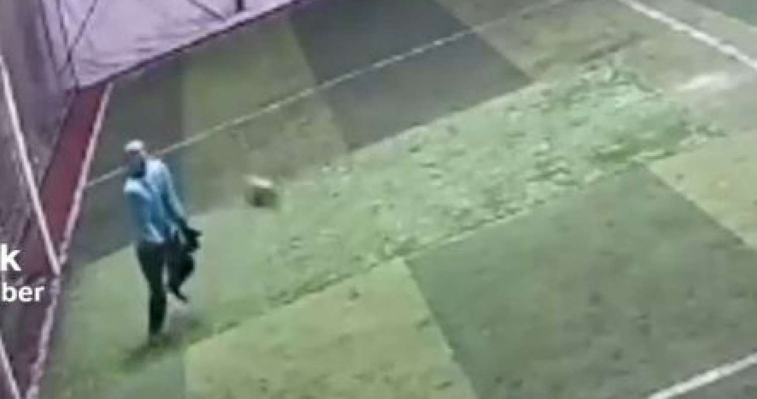 Sinəsinə top dəydi, ürəyi dayandı -  VİDEO