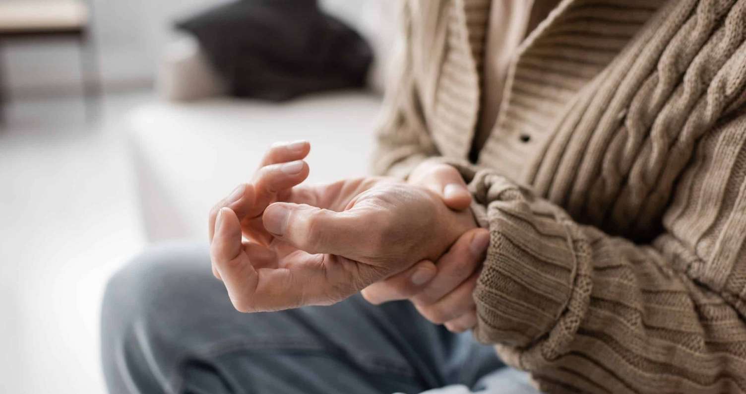Parkinsonun görünməyən tərəfi -  Problem titrəmədən daha dərindir... - VİDEO                            