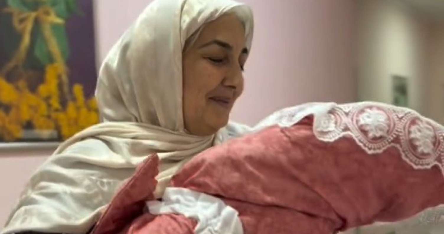 Azərbaycanda 63 yaşlı qadın ana oldu -  38 ildən sonra... - VİDEO