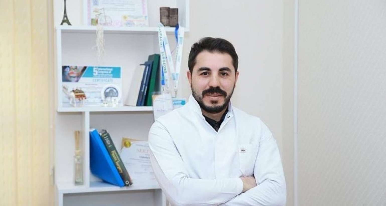 "Ölkənin tanınmış 5-6 estetik cərrahını kəsib atmazlar"  - Siyahıda adı olmayan t.f.d Mirsaleh Abdullayev