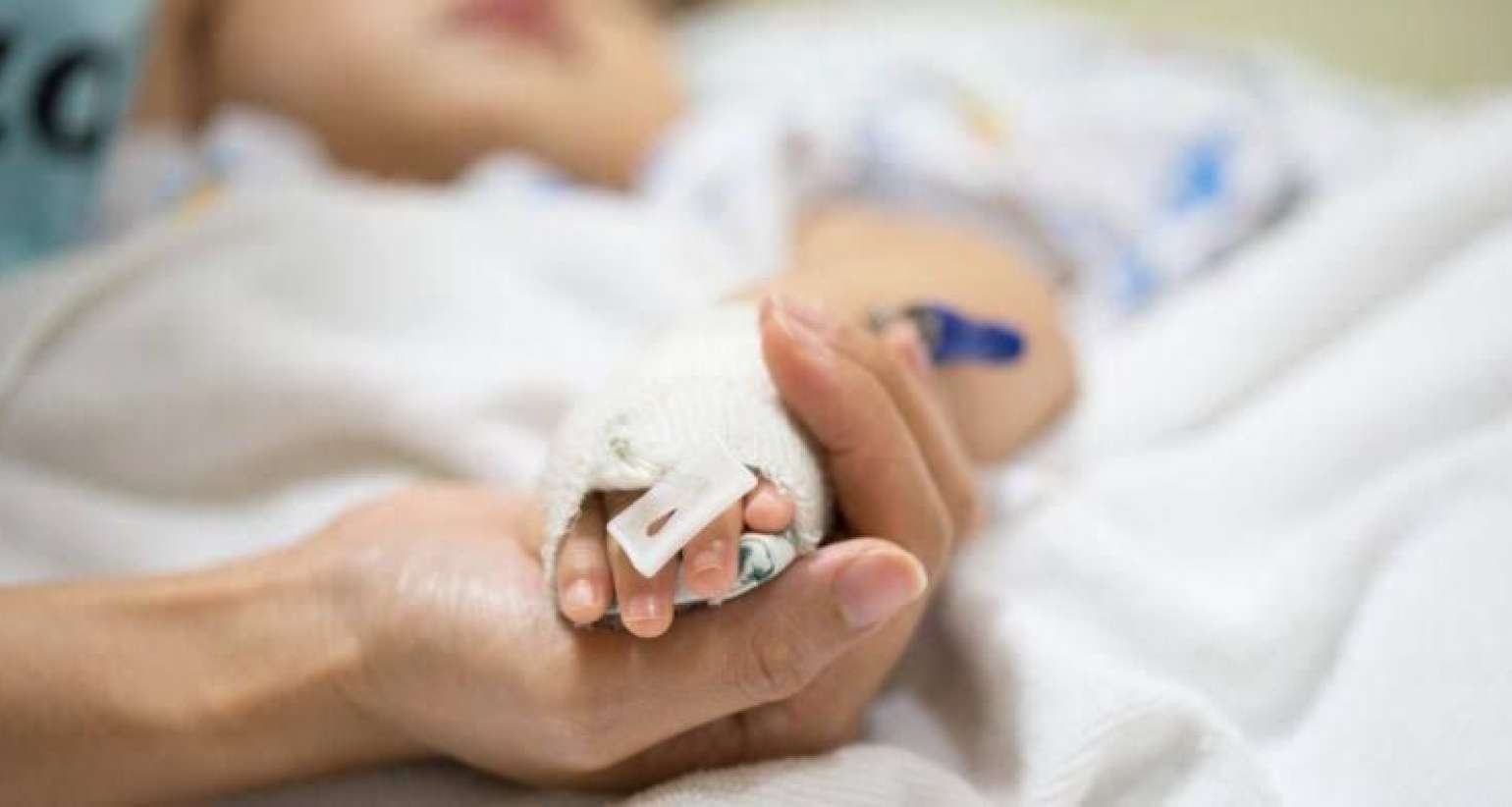 Mingəçevirdə həkimdən dəhşət -  10 aylıq körpəni ölümlə üz-üzə qoydu - Şikayət