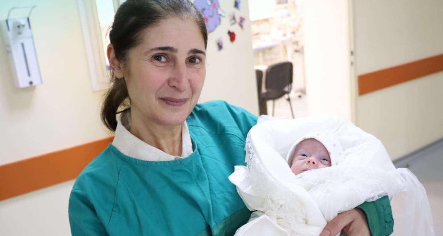 15 ildən sonra 540 qram çəkidə doğulan Nur... -  FOTO