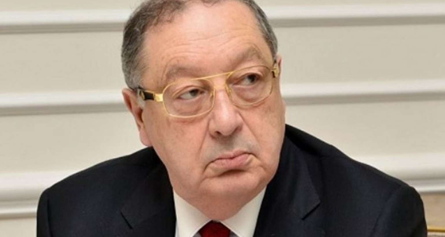 Prezident Onkologiya Mərkəzinin direktorunu  təltif etdi