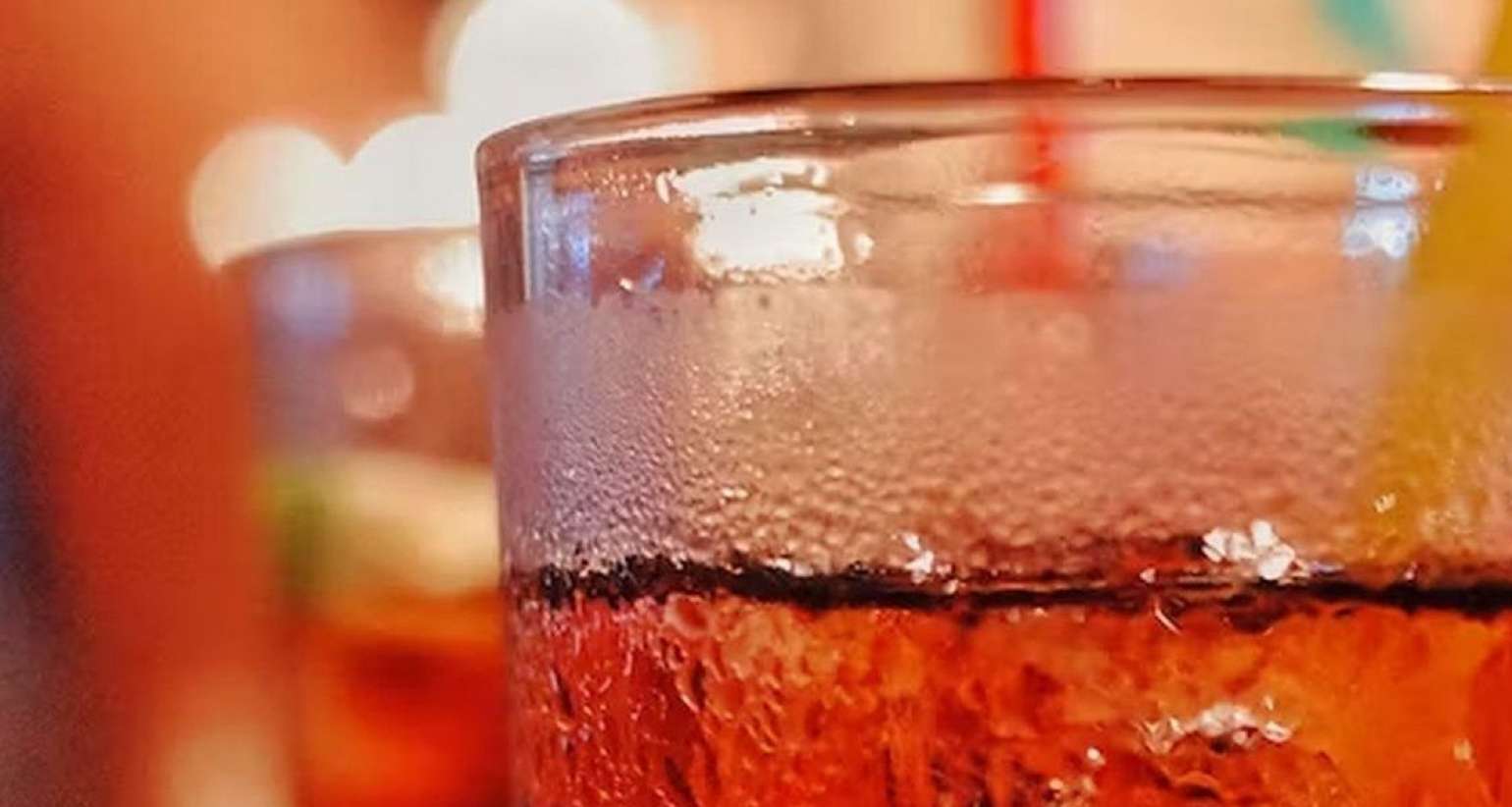 Qazlı içkilər içənin mədəaltı vəzisi çökür   -  Xəbərdarlıq