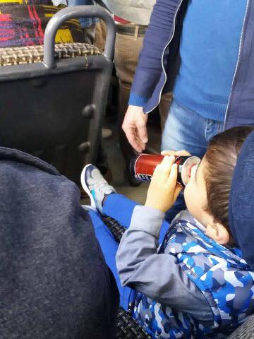 Azyaşlı uşağın bu fotosu hamını hiddətləndirdi -  “Ölümcül təsir edir” - FOTO