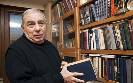 Əkrəm Əylisli:  “Xəstə olduğumu desəm, Rasim Balayevin gününə düşəcəm"