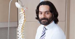 Türkiyənin məşhur travmatoloq-ortopedi yalnız 1 gün Bakıda –  Onurğa problemi olanlar tələssin