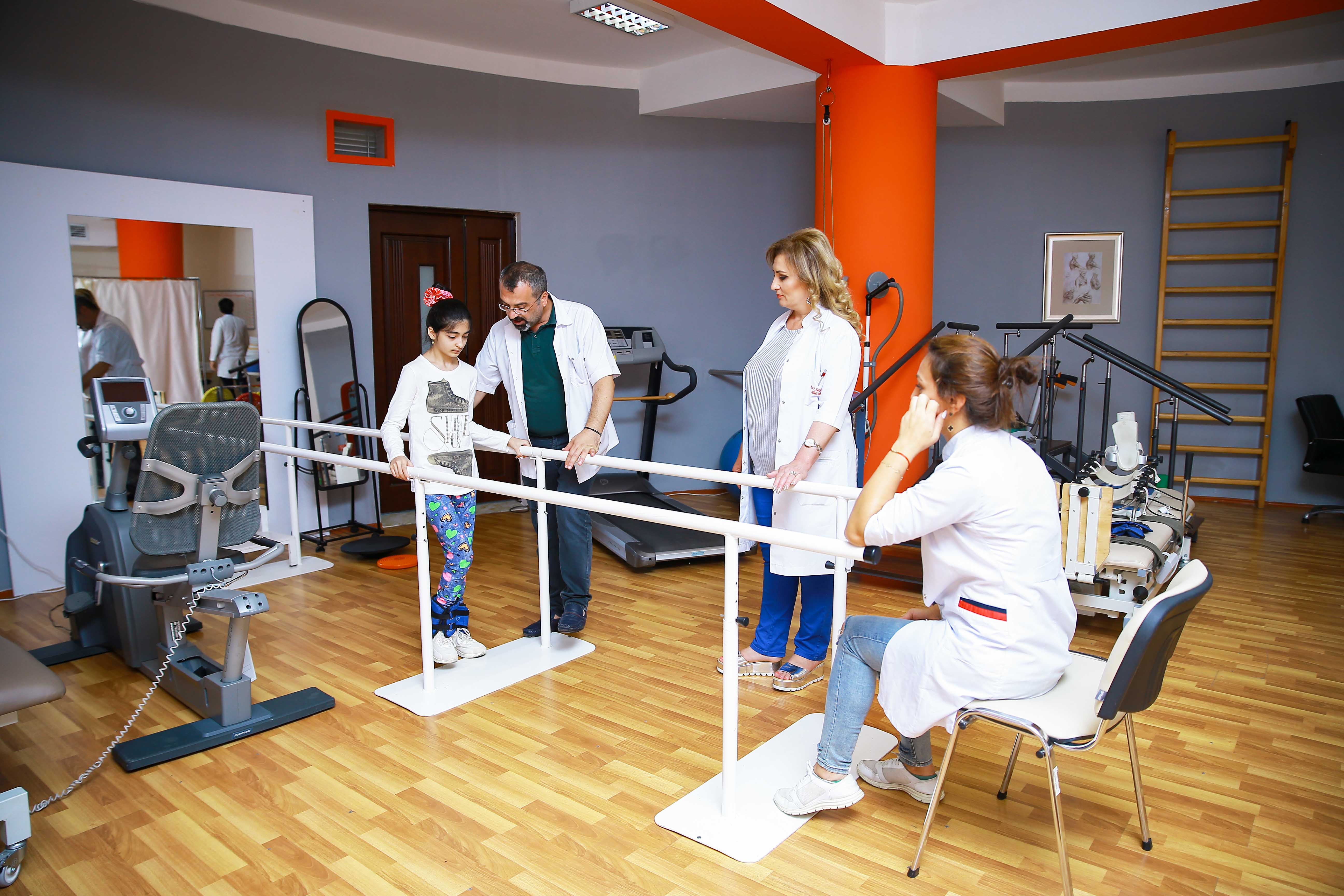 Azərbaycan Tibb Universitetində Fizioterapiya Günü qeyd olundu-  Fizioterapevtik müalicənin rolu