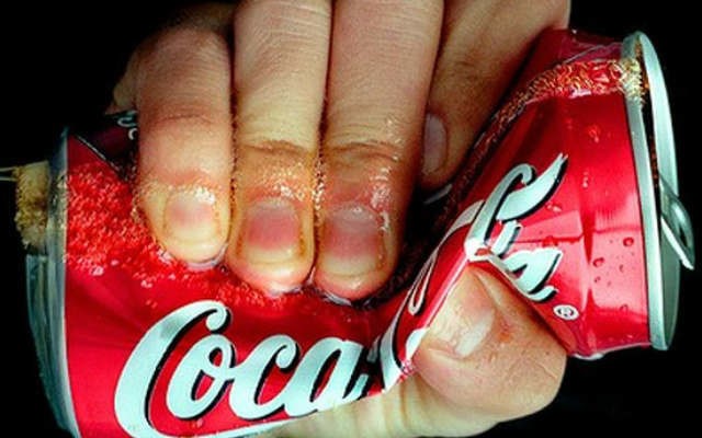 İnsan orqanizmi “Coca-Cola”ya necə reaksiya verir? -  VİDEO
