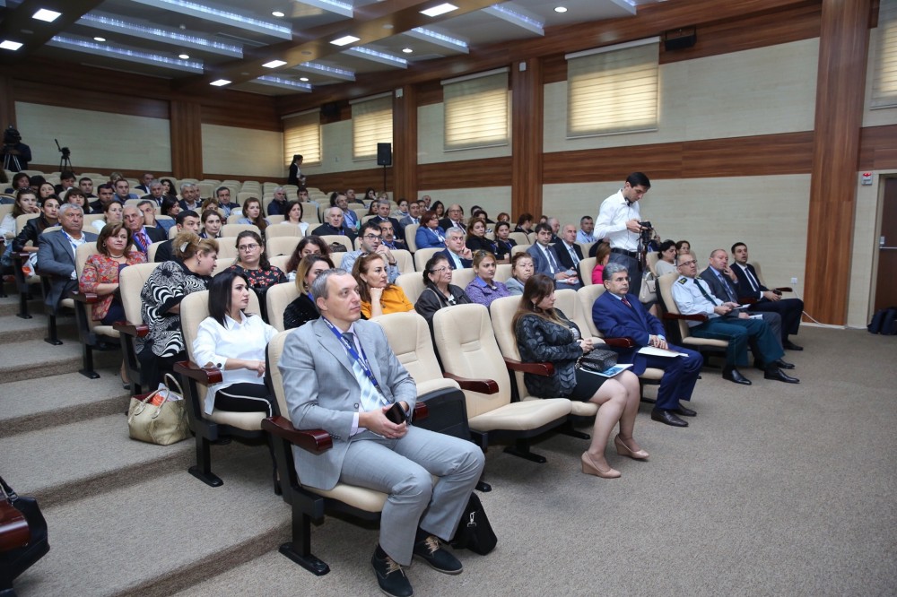 Milli Onkologiya Mərkəzində ll Bakı Endoskopik Forumu keçirilib-  FOTO