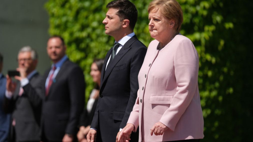 Angela Merkelin titrəmələrinin səbəbi bilindi: hamı yoluxa bilər  – SƏBƏBLƏRİ, MÜALİCƏSİ