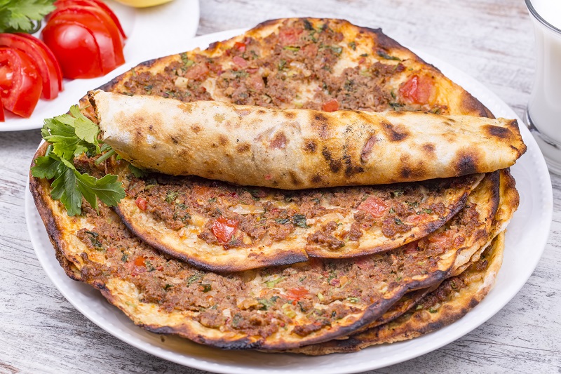 Evdə lahmacunu necə hazırlamalı –  RESEPT