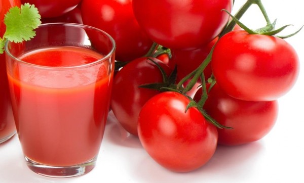Təzə pomidor şirəsi içməyin 10 faydası –  Möcüzəyə şahid olacaqsan