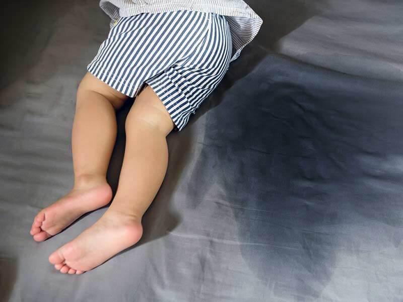 Uşaqlarda gecələr sidiyi saxlaya bilməmək -  Enurezin səbəbləri, müalicəsi