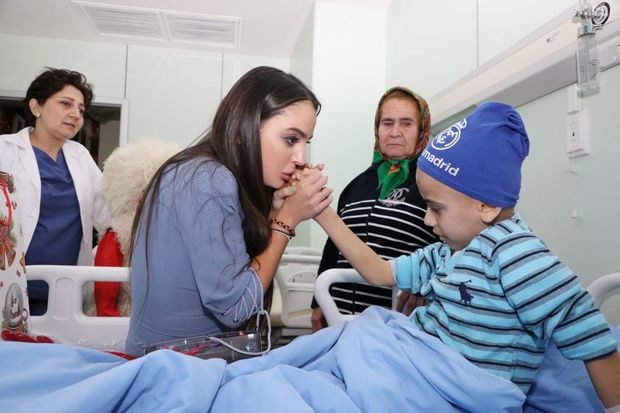 Leyla Əliyeva Onkologiya Mərkəzində Uşaqlarla görüşdü -  FOTO 