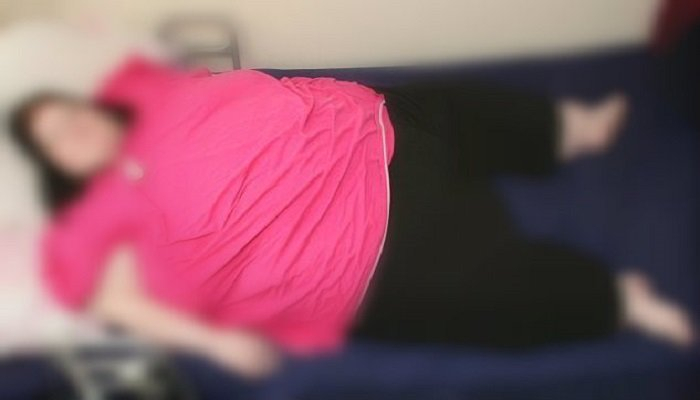 Bakıda  ağırçəkili şəxs çarpayıdan yıxıldı-    FHN köməyə gəldi 
