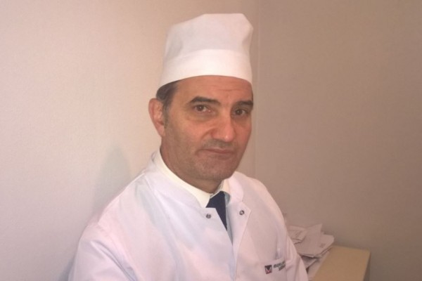 Baş həkim kriz keçirdi -  Təcili xaricə getdi