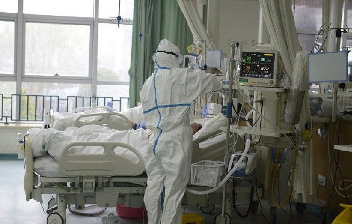 Səhiyyə nazirinin müavini koronavirusa yoluxdu-   İranda inanılmaz olay