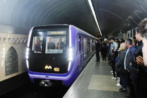 Bakı metrosunda ciddi sıxlıq yarandı 