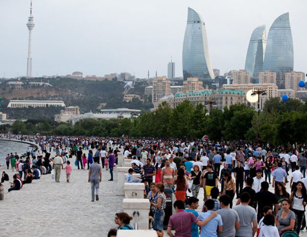 Azərbaycan əhalisinin sayı artdı 