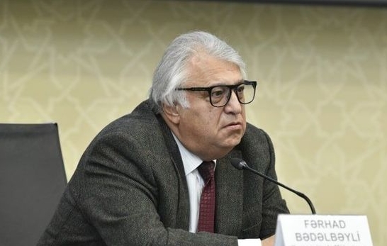 “Çox qorxuram, qurban olum, maska taxın"  - Fərhad Bədəlbəyli