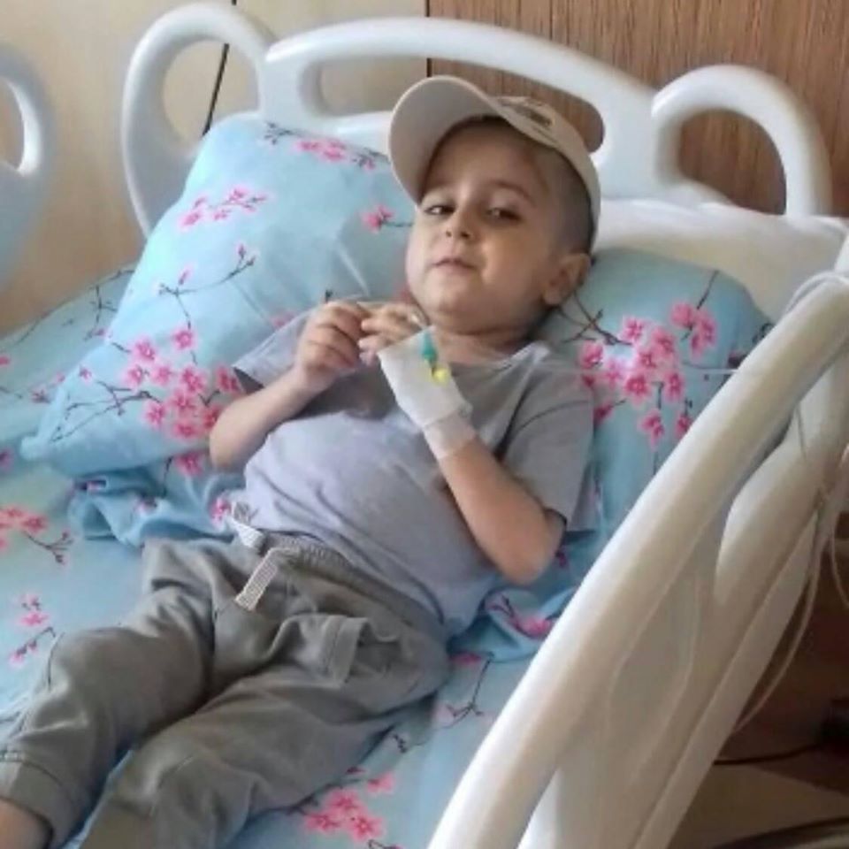 Kəskin leykoz xəstəsi 6 yaşlı Abbasın yaşaması üçün tək şans   –    Valideynlərindən ürəkdağlayan MÜRACİƏT