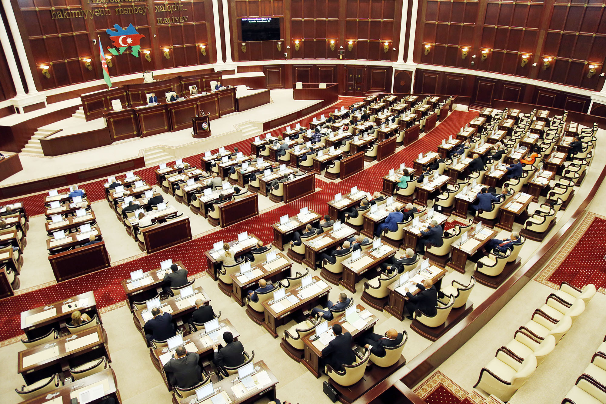 Daha bir millət vəkili koronvirusa yoluxdu  -  Bütün deputatlar testdən keçiriləcək