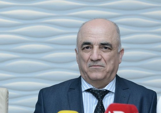 "Koronavirusu ayaqüstü, simptomsuz keçirənlər yayırlar" - Baş infeksionist