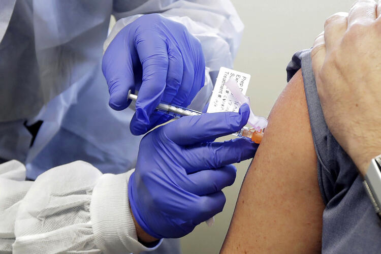 Koronavirusa qarşı vaksinin ilk  FOTOSU