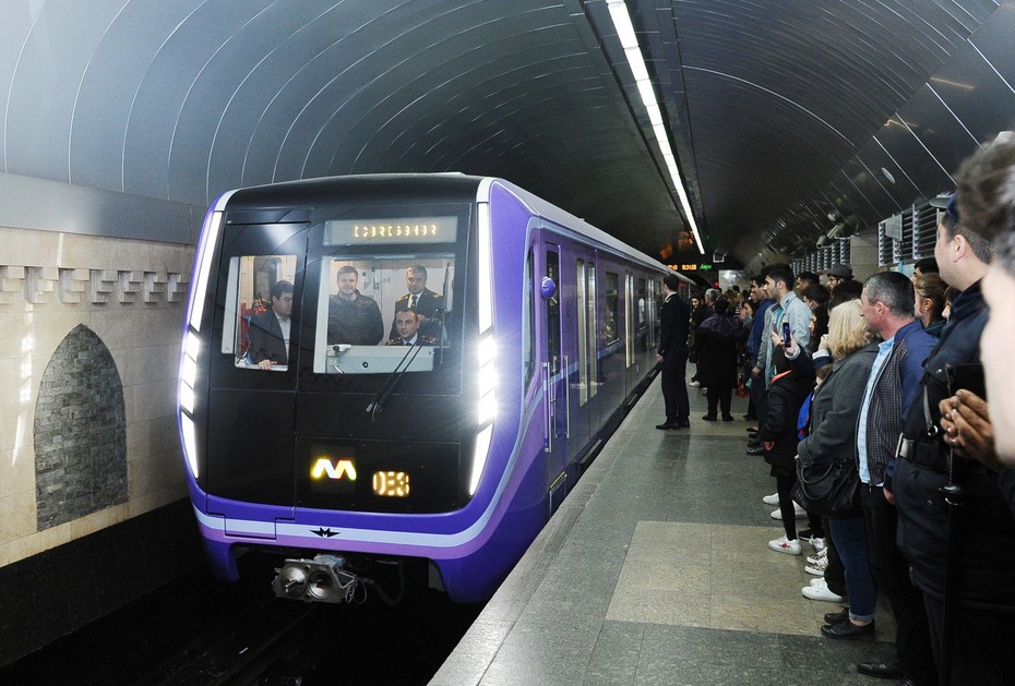 Bakı metrosunda koronavirusdan necə qorunmalı?    - Bu sadə qaydaya əməl etsəniz...