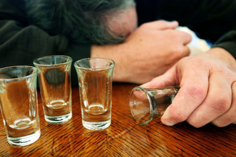 Türkiyədə saxta spirtli içkidən 44 nəfər öldü  