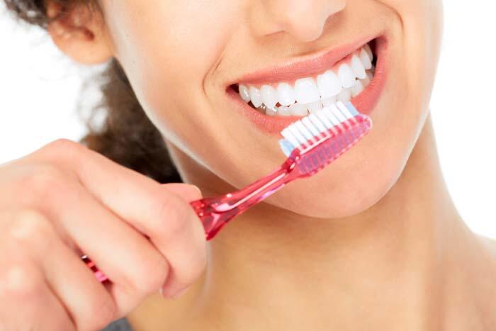 Evdən çıxmazdan öncə dişlərinizi fırçalayın -  COVID-19-a qarşı daha təsirlidir