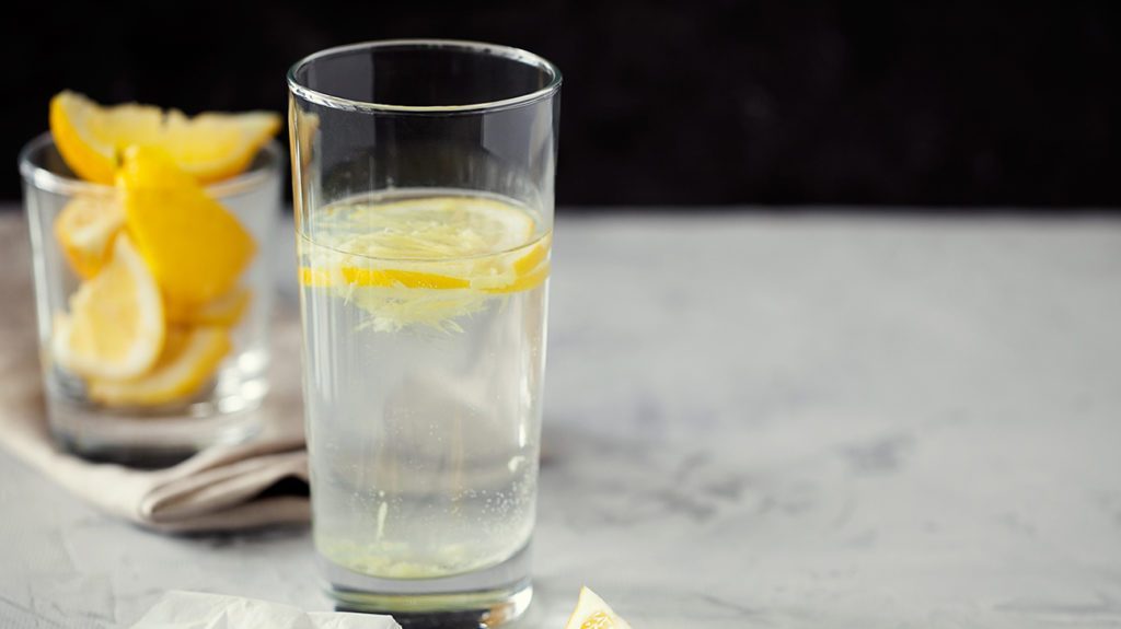 Hər səhər limonlu su içməyə 5 səbəb  – FAYDALARI