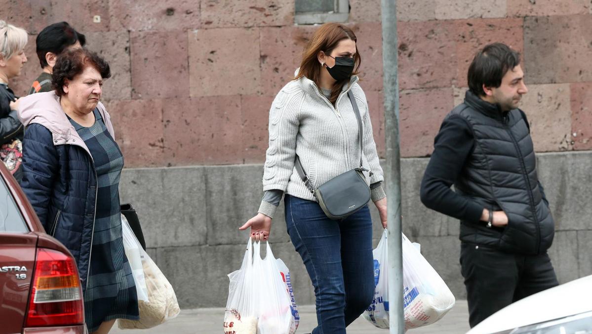 Ermənistanda daha 24 nəfər koronavirusdan öldü  