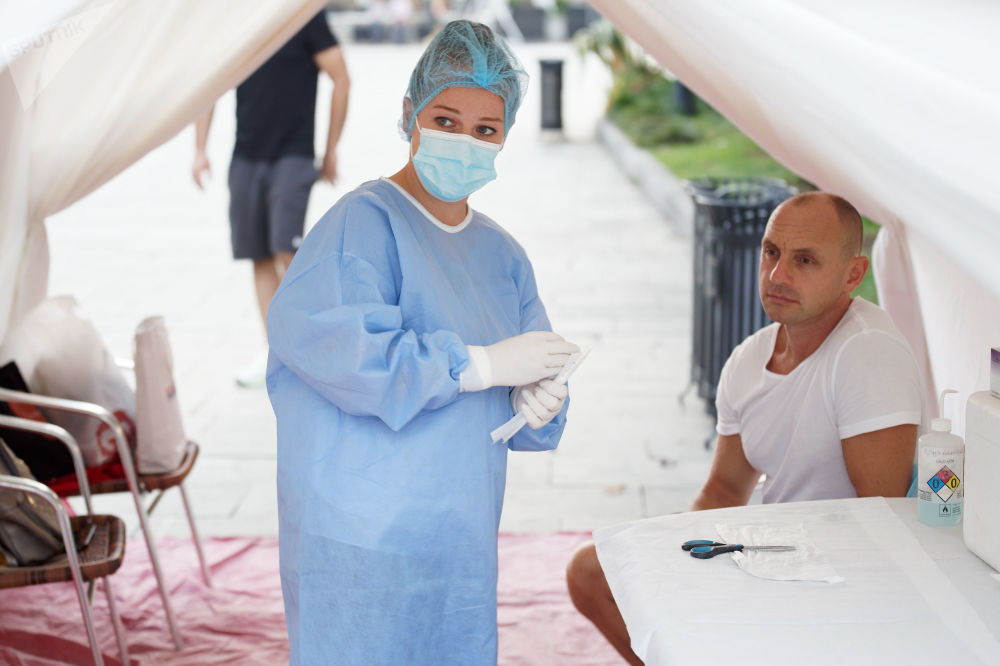 Koronavirus xəstəsi 50 gündən də çox yoluxdurucu ola bilər 