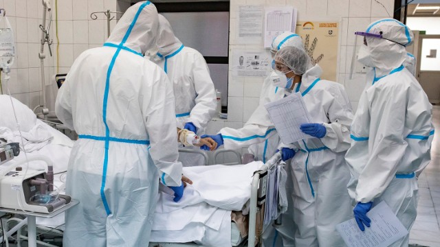 Moskvada daha 76 nəfər koronavirusdan öldü 