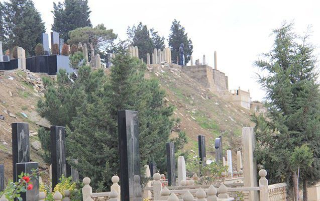 Xırdalan qəbristanlığında körpə meyiti tapılıb 