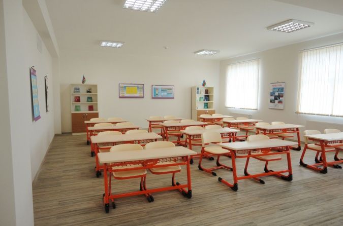 Bu məktəb də bağlandı: Müəllim koronaya yoluxdu 