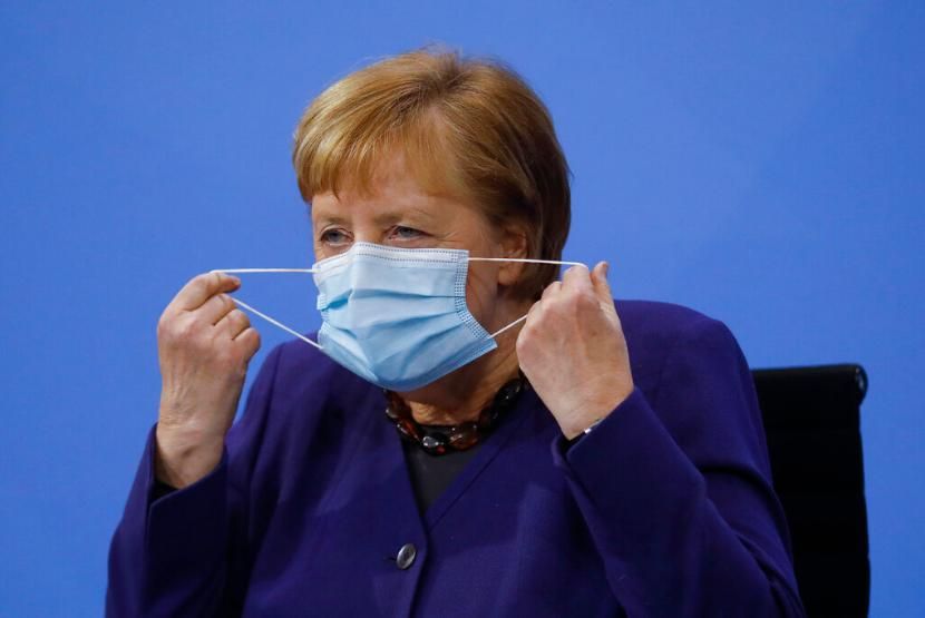Merkel peyvənd olundu 