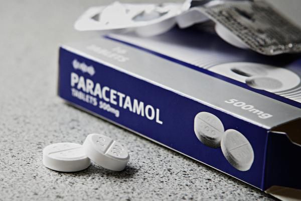Parasetamol cinsi hormon və funksiyaları zəiflədir 