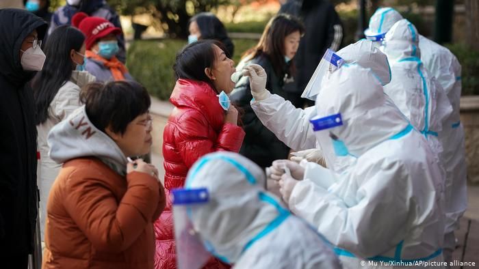 Çində koronavirusla bağlı gülməli statistika  -  5-10 nəfər yoluxur