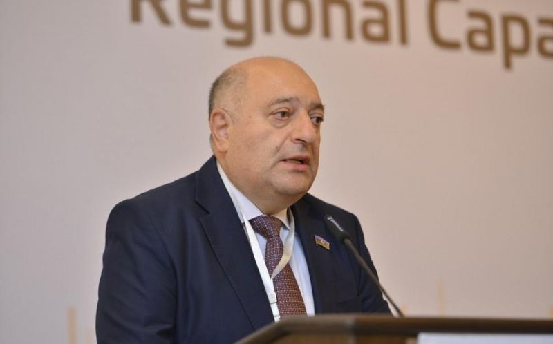 “Vaksin vurdurmayanların fəaliyyətinə icazə verilməməlidir” -  Deputat