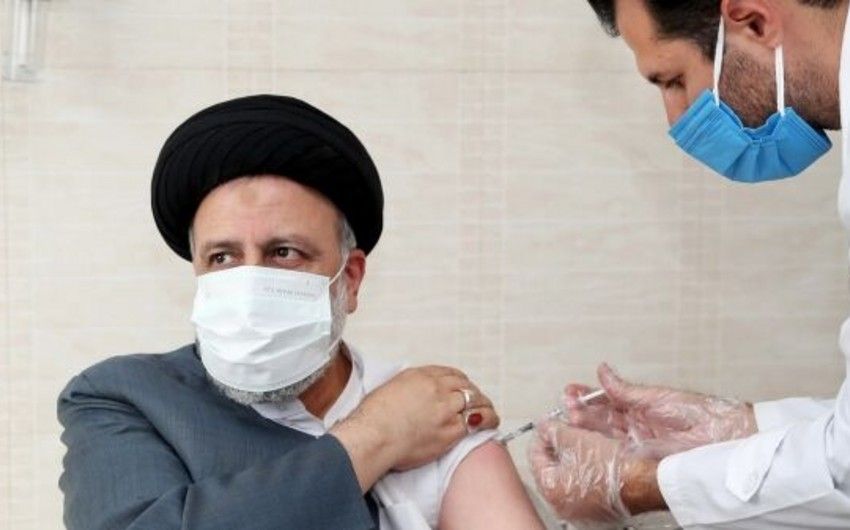 İran prezidentinə ikinci doza vaksin vuruldu 