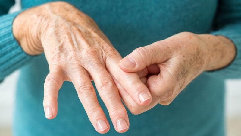 Oynaq, revmatoid artrit, artroz xəstələri peyvənd olunmalıdırmı?  – Həkimdən CAVAB