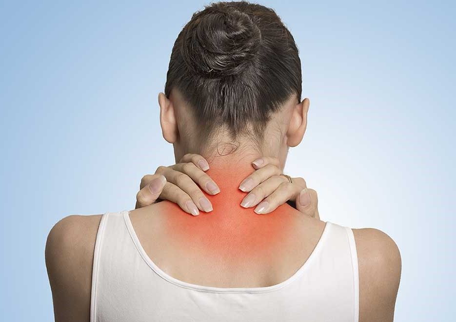 Boyunda ağrıların 3 əsas səbəbi  AÇIQLANDI
