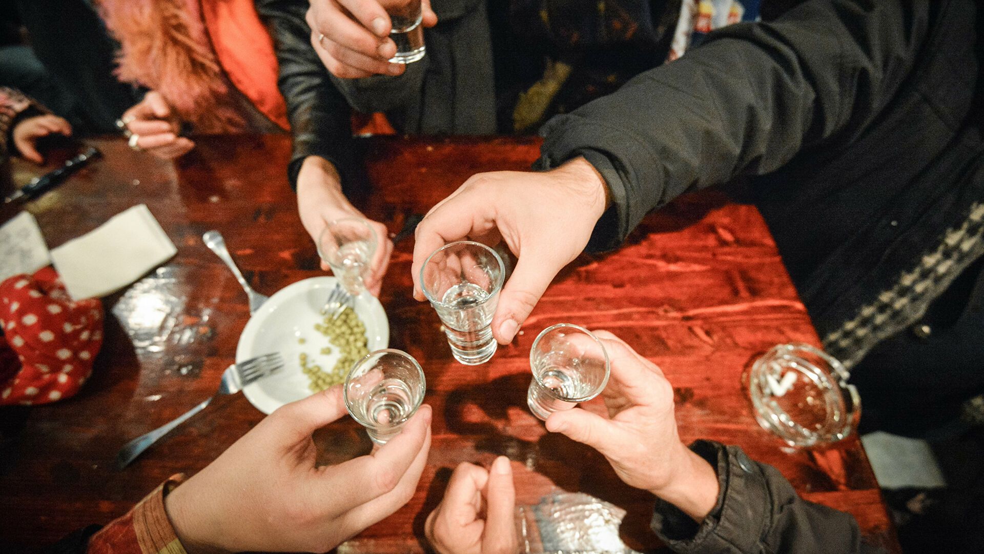 Dünyanın ən çox alkoqol içən xalqı   - Açıqlandı