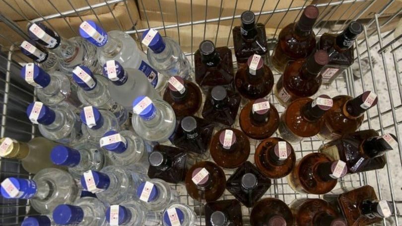 İstanbulda saxta spirtli içkidən kütləvi zəhərlənmə -  22 ölü